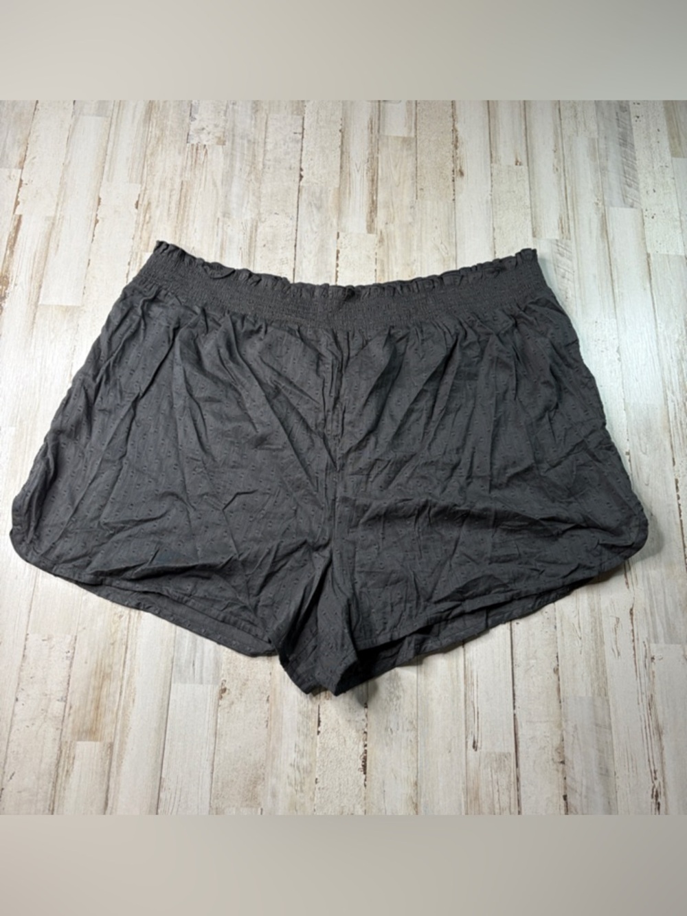 Old Navy Dark Charcoal Eyelet Elastic Waist Shorts 3X